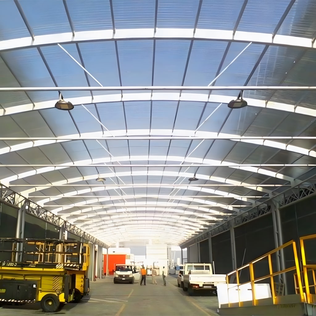 Roof covered with trapezoidal solid polycarbonate panels